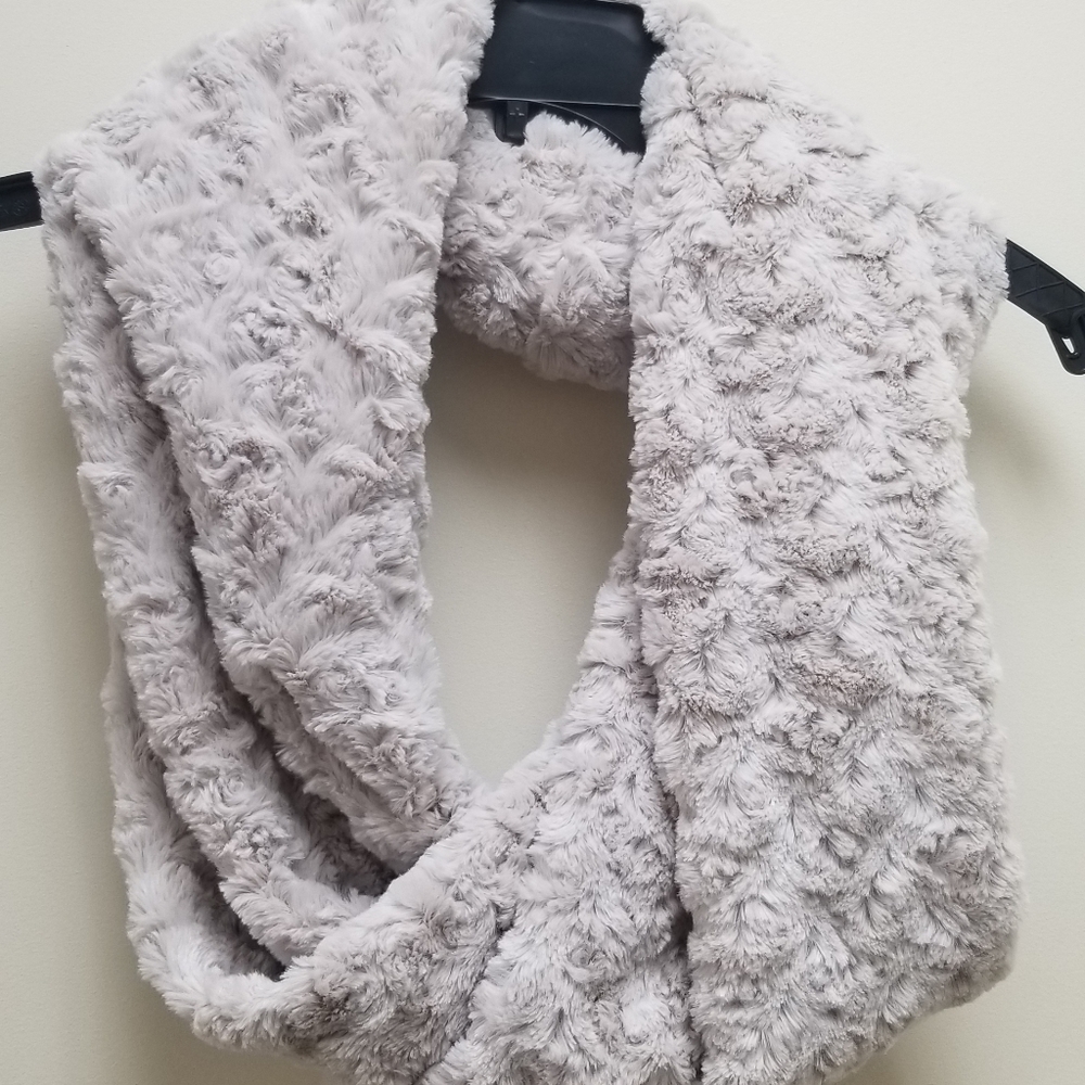 Scarf - Picture 1 of 3